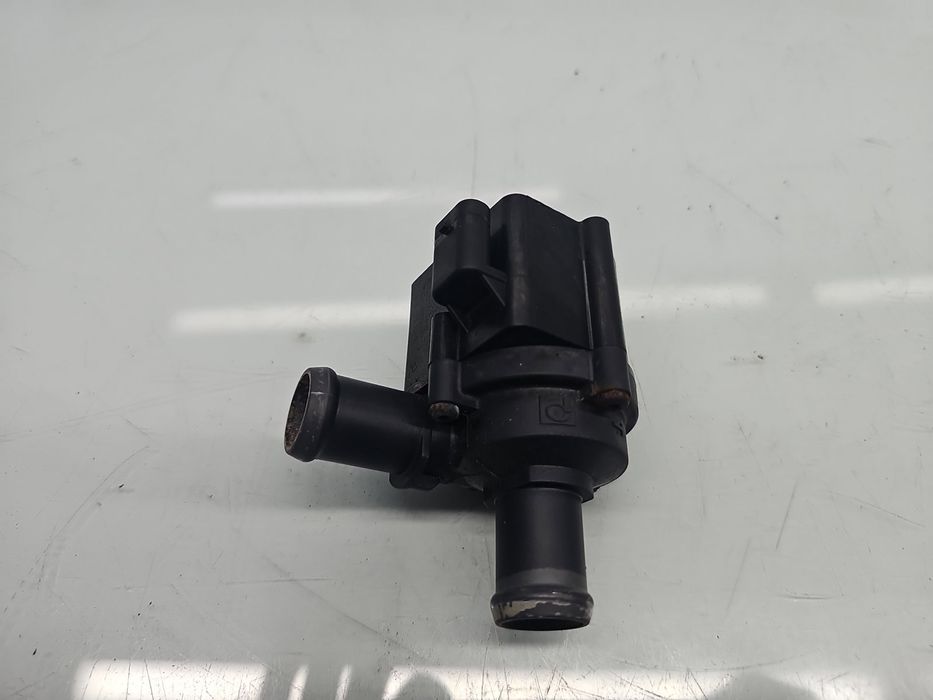 Pompa recirculare apa Volkswagen Golf 7 (5G) [Fabr 2014-prezent] 5Q096