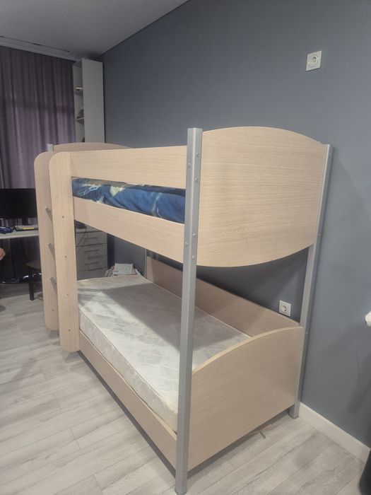 Продается детская двухэтажная кровать