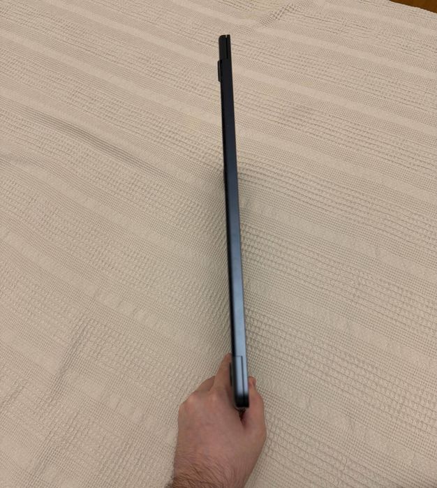 Продам MacBook Air M2 8/512