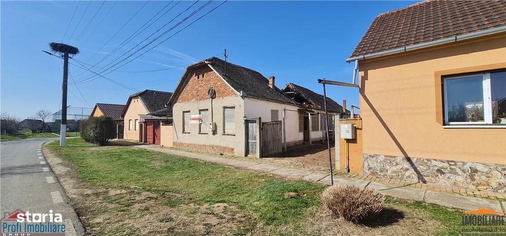 Teren 1270mp cu Casa in Santana, necesita amenajaredemolare