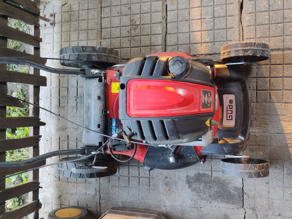 Продавам косачки  partner 146 и gude s450ev