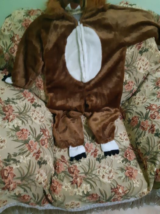 Продам костюм на 3-5 лет