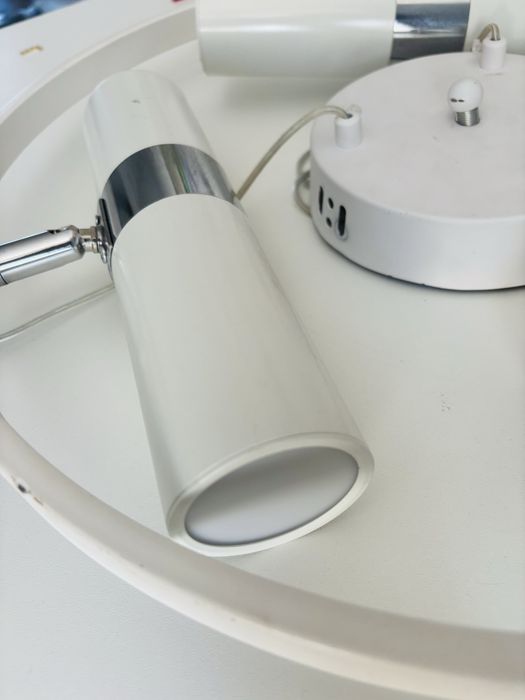 Люстра с лампочками