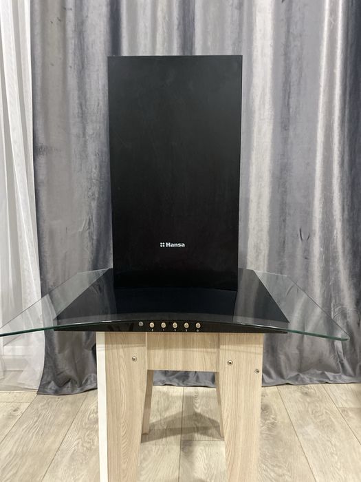 Продам срочно вытяжку Hansa