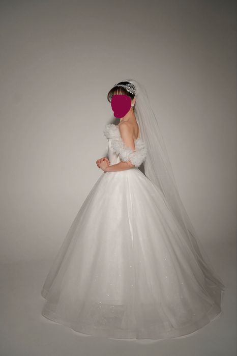 Белое свадебное платье