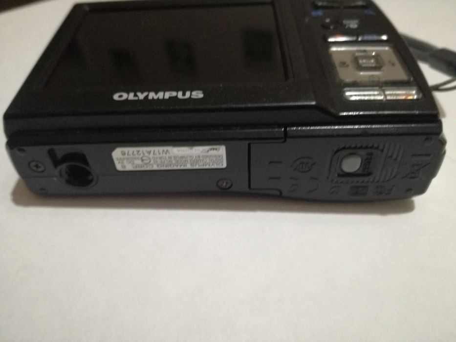 Фотоапарат Olympus Fe-45 за части. Не включва.