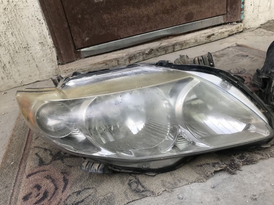Продам фары Тойота каролла