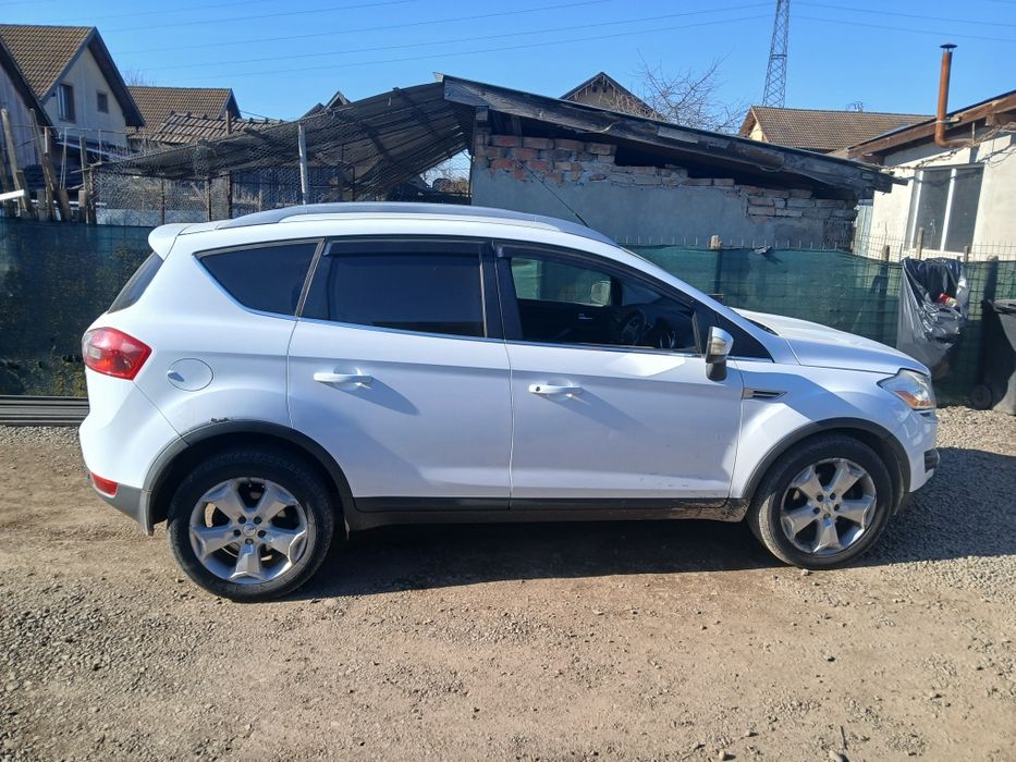 Dezmembrez Piese Ford Kuga 2.0 din 2010
