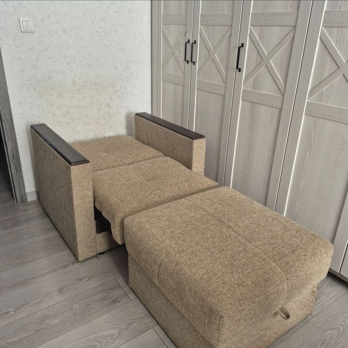 Продам диван книжку, кресло, пуфик