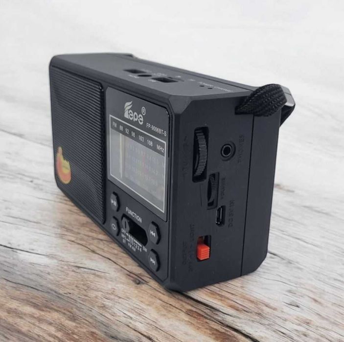 Соларно Радио - Bluetooth / USB и Фенер