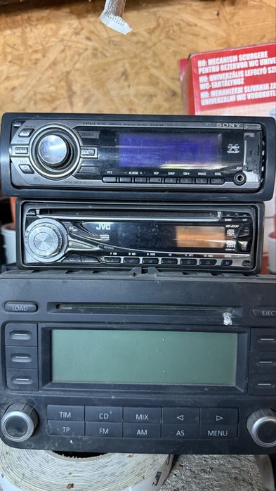 Diverse aparate radio cu cd pentru masina