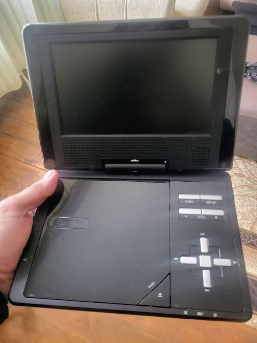 Продавам DVD плеар Philips, заключен DVR и Medion