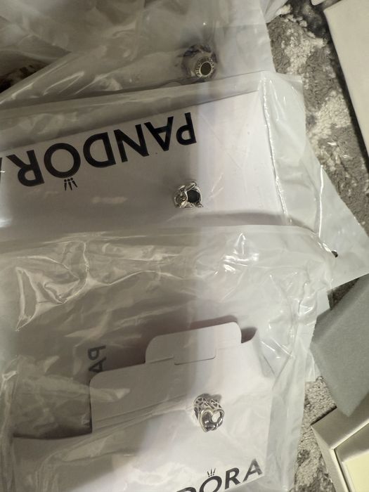 Vand bijuterii pandora si skagen