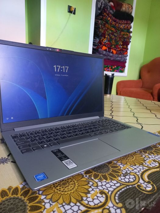 Lenovo noutbuk srochno sotiladi