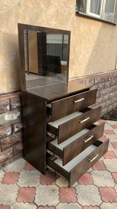 Комод с зеркалом +доставка