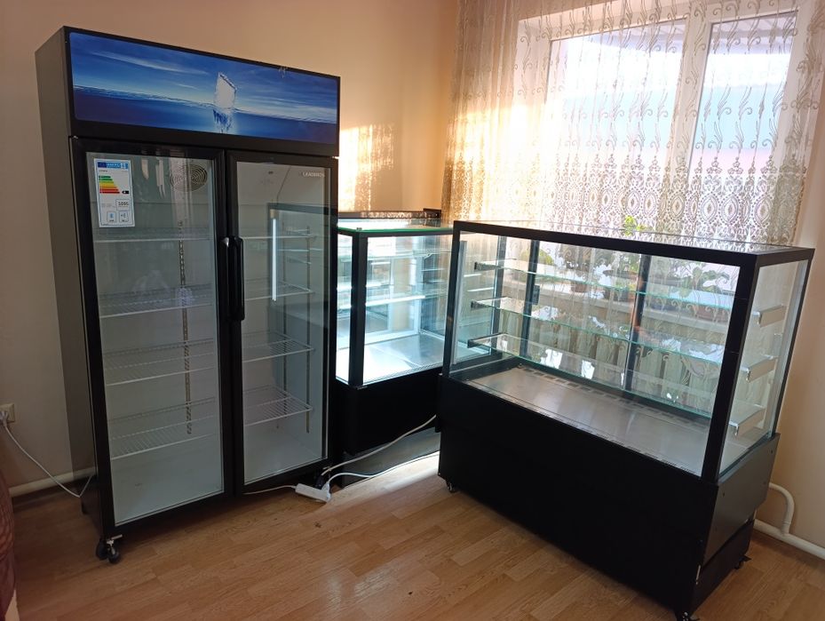 Холодильник витриный