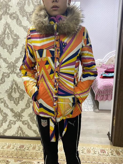 Продам куртку двухсторонняя.