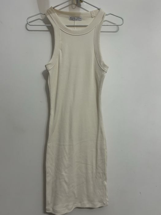 Новые вещи с этикетками