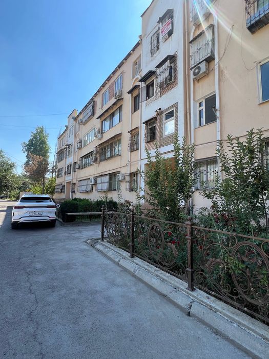 Квартира сотилади
