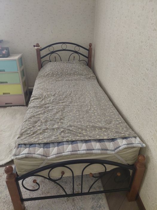 Продаются 2 железные кровати