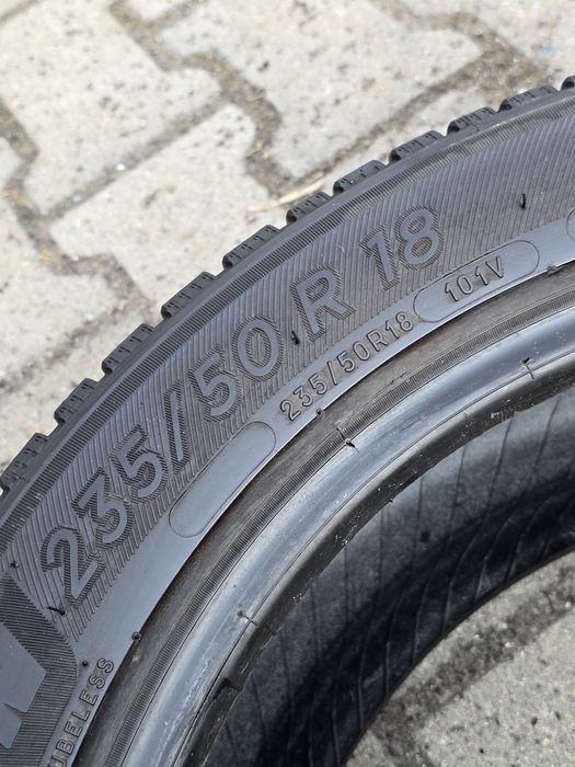 235 50 18 Michelin