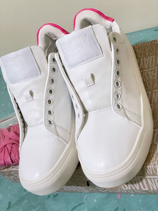 DNKY adidasi/ skechers  noi nouti superbi