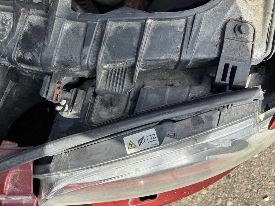 Far stanga  bmw seria 1 e81 e82 e87 e88 facelift xenon bixenon