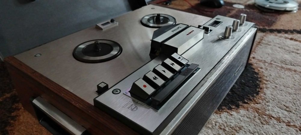 Vând 3 magnetofon Philips și Grundig. Pentru restaurare