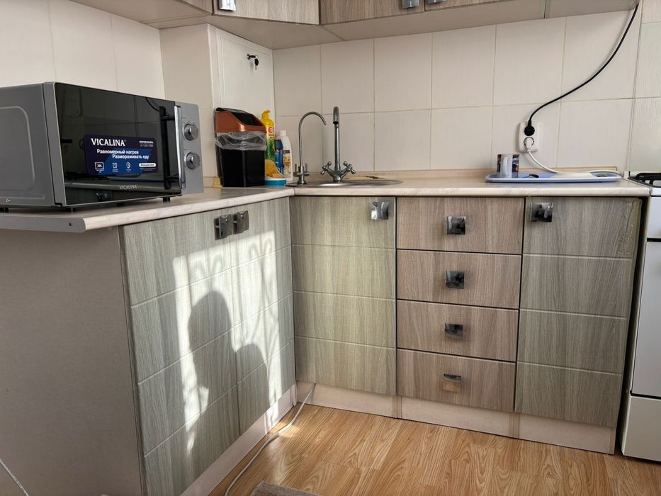 Кухонный гарнитур продаётся