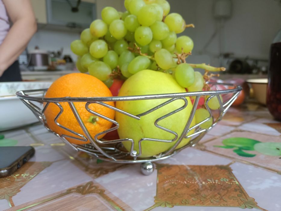 Фруктовница на ножках