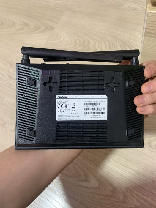 Роутер ASUS RT-AC51U
