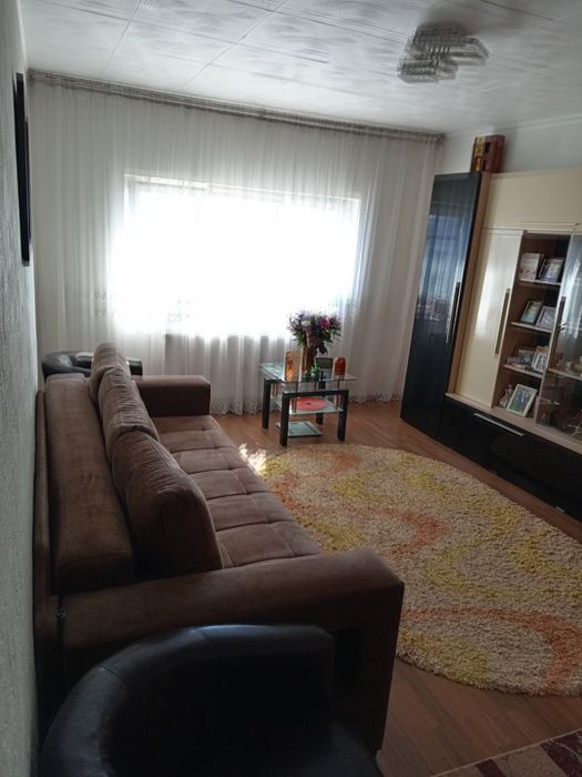 Apartament 2 camere decomandat – etaj 4 – centrală proprie – izolat
