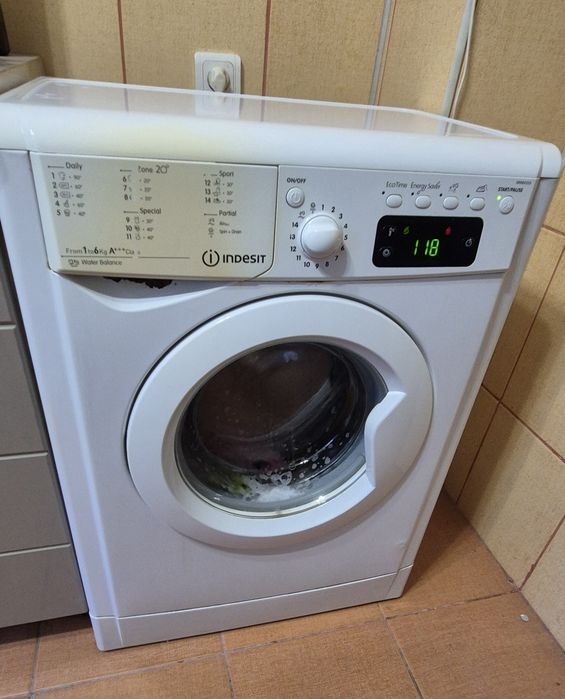 Masina spalat rufe Indesit IWSNE  6Kg
