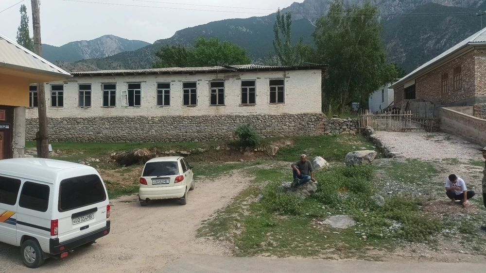 Шохмардонда ховли уй