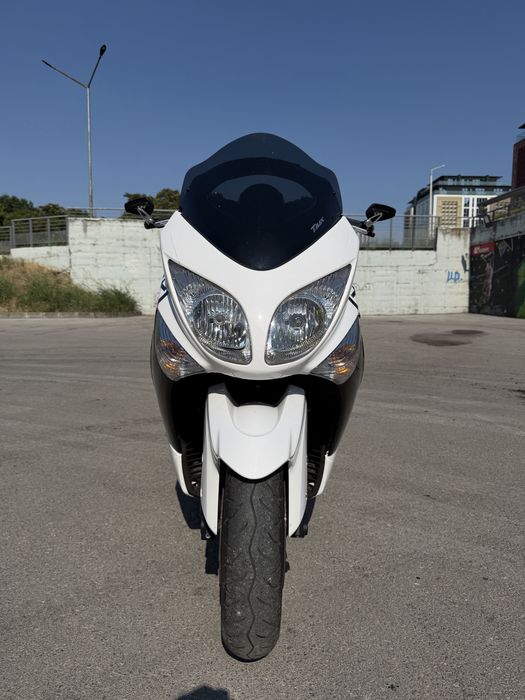Продавам Yamaha T-Max 500