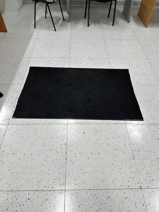 Коврик с ворсом в отличном состоянии