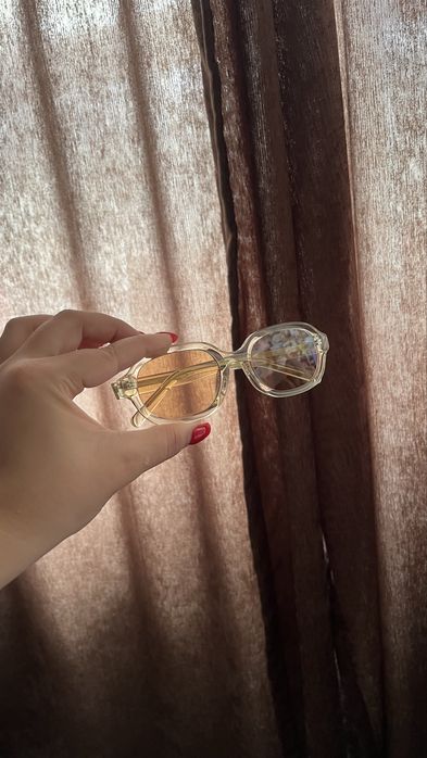 Очки солнцезащитные