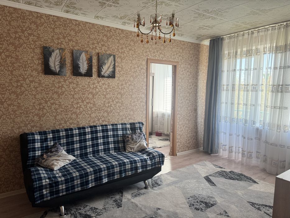 Сдаётся двухкомнатная в центре