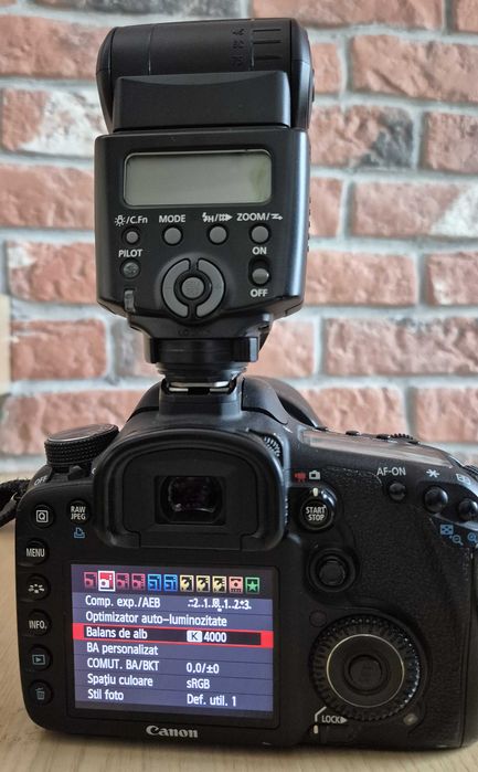 Canon EOS 7D + 70-200 f4 IS USM + Speedlite 430EXII