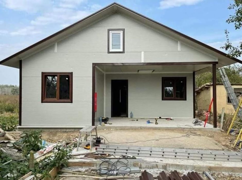 Vindem case din structura metalica învelite cu panouri