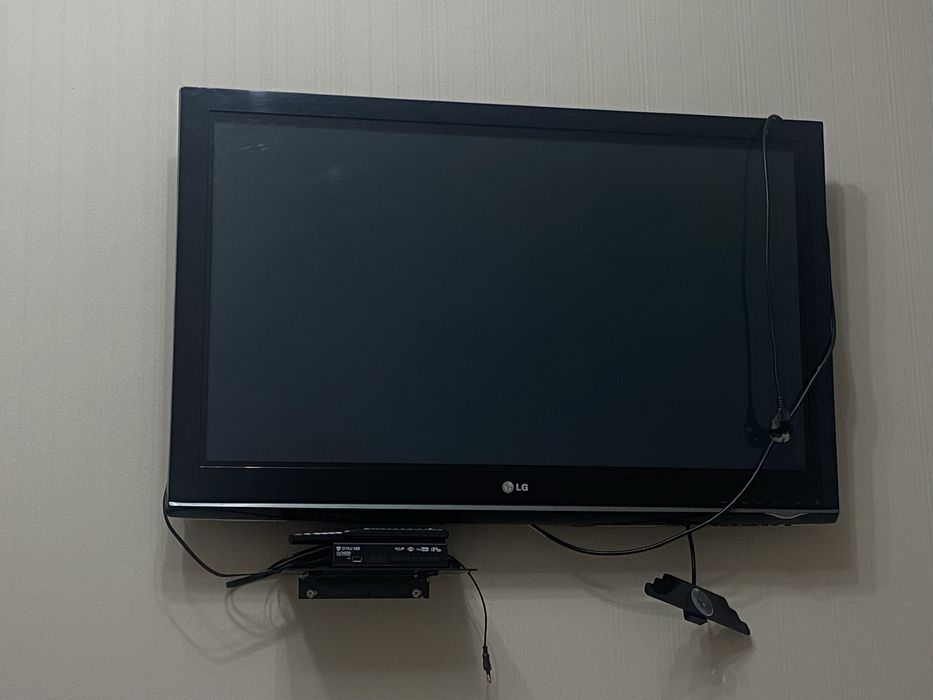 Продаю телевизор срочно