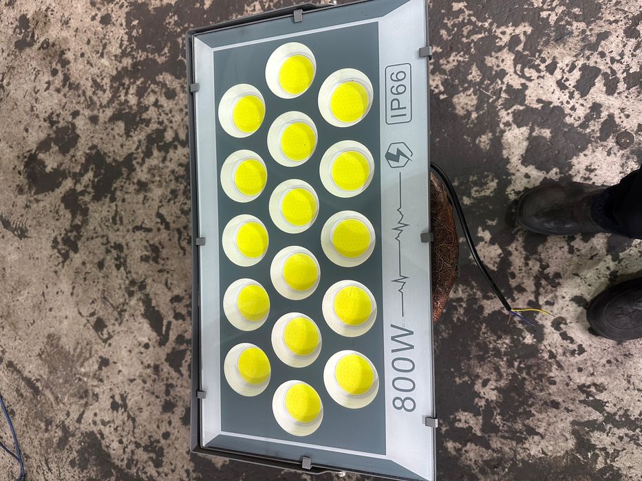 Продам прожектор