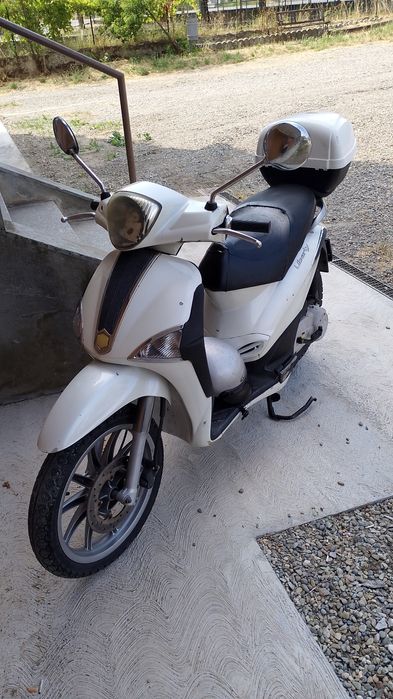 Vindem moto de 50 cm piagio liberti stare perfecta 4 timpi  acte de it