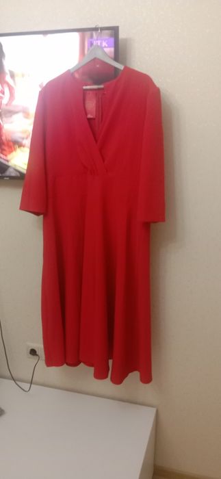 Продам платье новое красивое