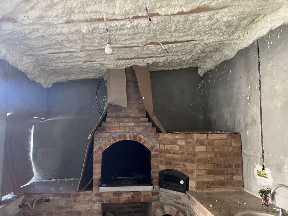 Izolatii/Izolație 50 Lei spuma poliuretanica termice si fonice.Craiova