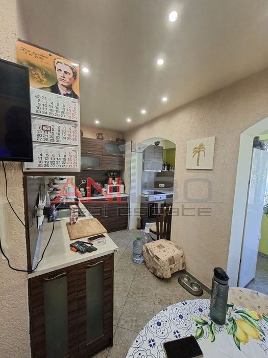 Продава се Тристаен апартамент в Варна, Възраждане 2 - 92 кв.м за 1081 €/кв.м - Снимка #10