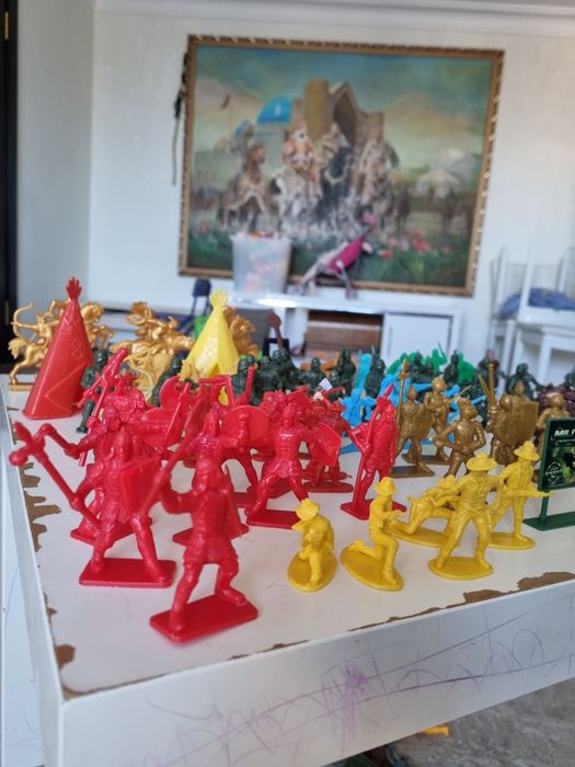 Детские игрушки - солдатики