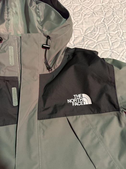 Продавам яке на the north face