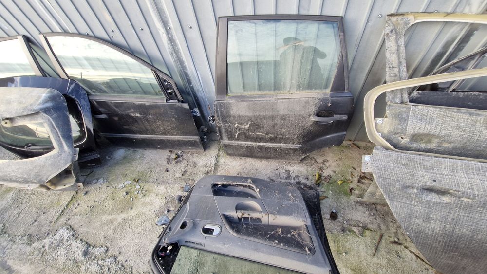 Usa fata spate ford fiesta mk5 2005