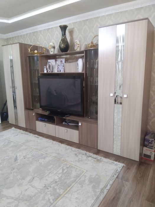 Продам стенку почти новая